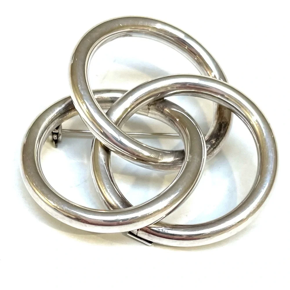 Vintage 925 Silver Mexico  Brooch Featuring Three Entwined Rings